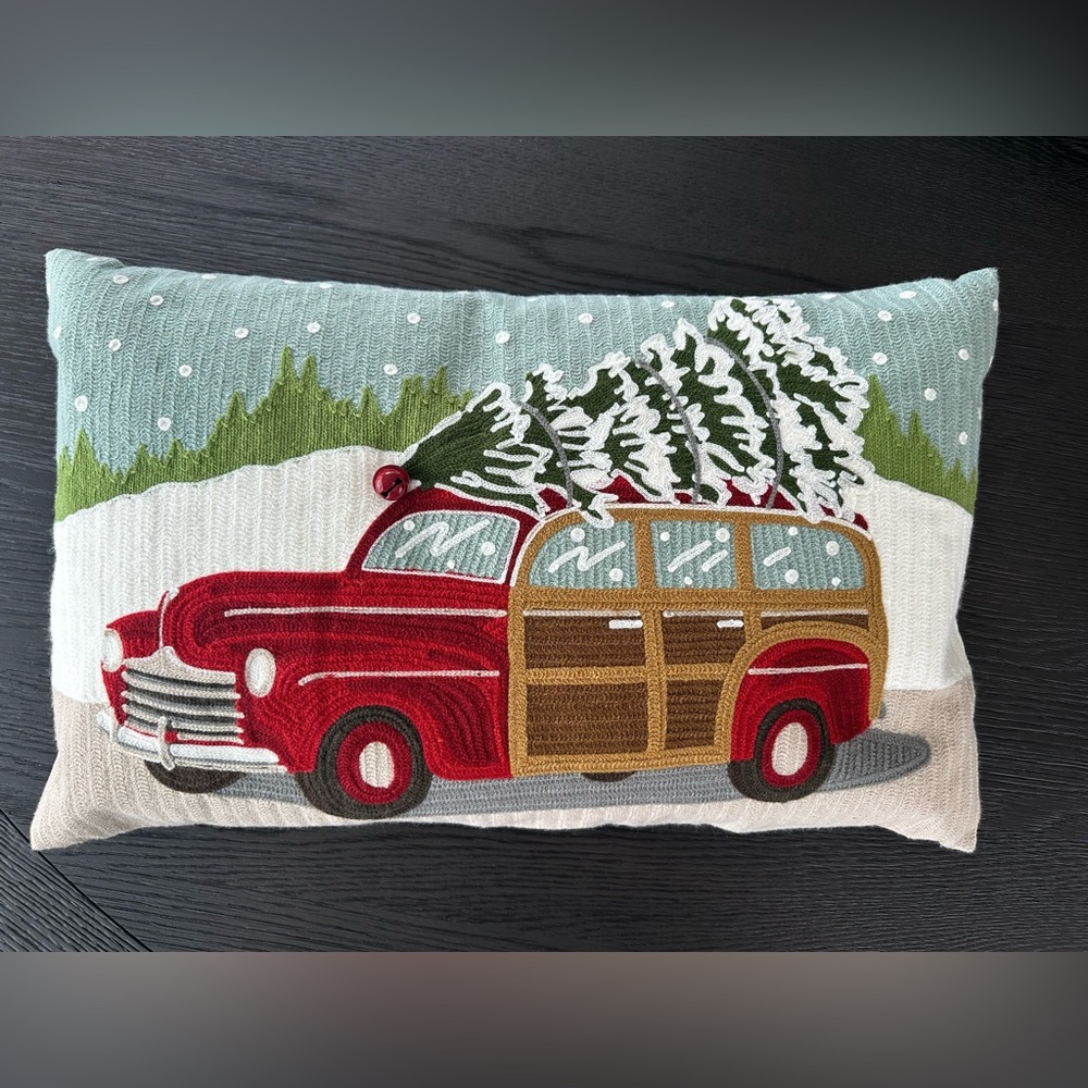 🎄 Pottery Barn Holiday Lumbar Pillow – 26x16 🚗🌲